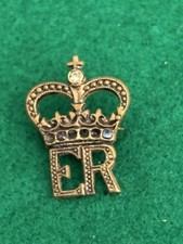 Queen Elizabeth Coronation 1953 ER Souvenir Gold Tone Pin Brooch-Missing Stones