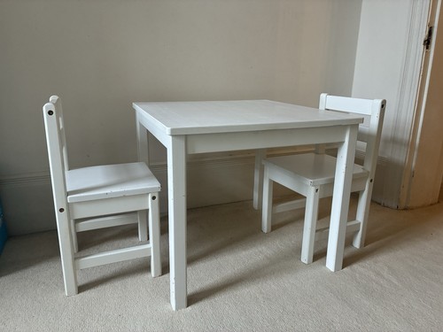 Kids table and chairs set - table,