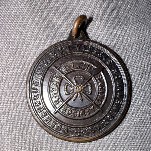 Vintage royal life - life, saving