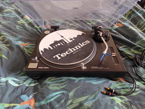 Technics 1210mk2 turntable - technics, sl-1210mk2