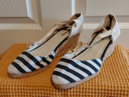 Ladies size lovely wedge - lovely,
