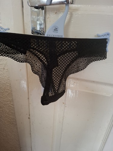 Knickerbox black lace thong - black,