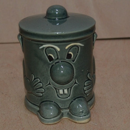 Dusty bin 1980s retro - retro, 3-2-1