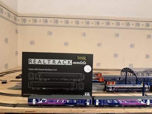 Realtrack class 156 156464 - class,
