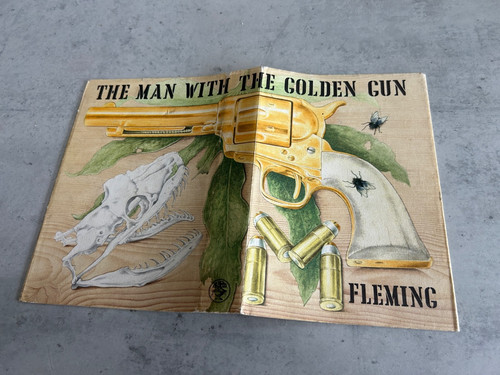 Man with the golden gun - with,
