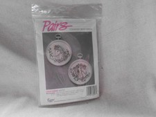 VINTAGE GOLDEN BEE CROSS STITCH KIT PAIRS of UNICORNS 60293