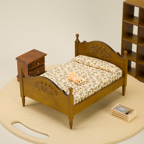 Victoria double bed scale - double,