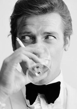 007 JAMES BOND ROGER MOORE