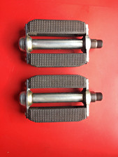VINTAGE HTI RUBBER BLOCK PEDALS, WITH REFLECTORS,9/16" THREAD,IN EXC COND.