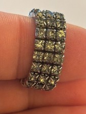Triple row diamante stretch ring