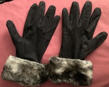 Soft black gloves with faux - soft,