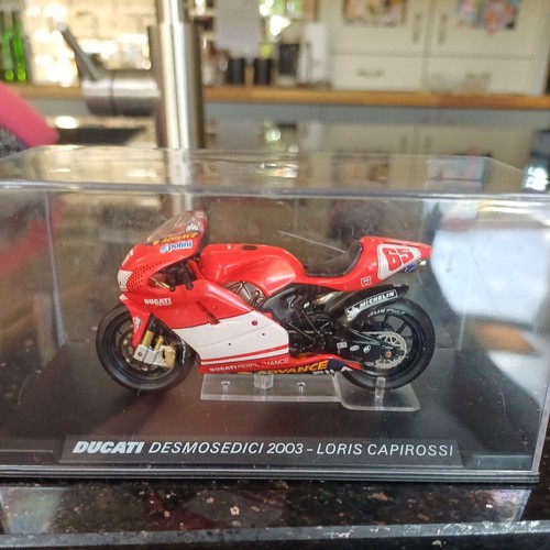 Scale model motorcycle - model,