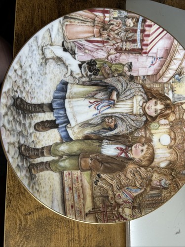 Royal worcester porcelain - royal,