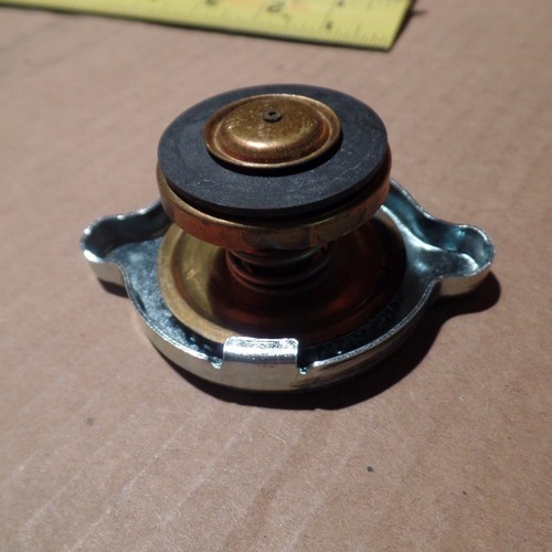 White lift truck reservoir - white,