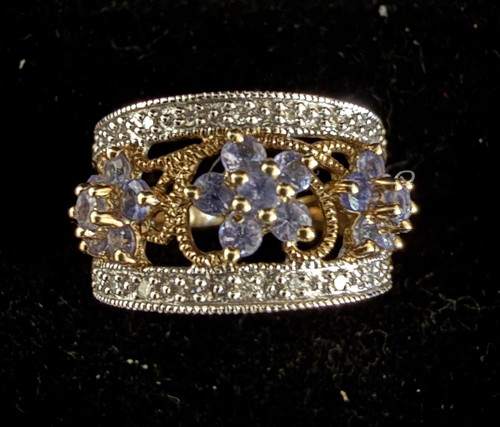 Beautiful 9ct yellow white - beautiful,