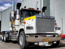 Tekno 87040 Mack RW Superliner