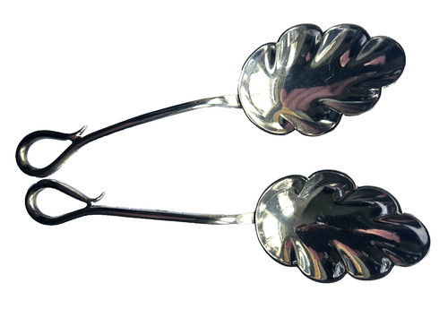 Pair shell patterned silver - of,