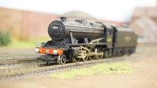 Wrenn W2224 8F Class 2-8-0 48073 in Black Livery 