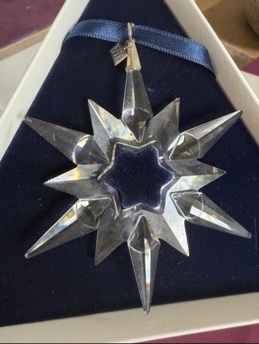 Swarovski poinsettia annual - swarovski,