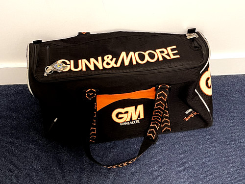 Vintage gunn moore young - young,