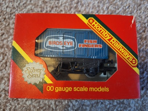 Lot 105 hornby oo gauge - lot, (27)