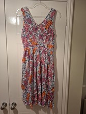 LADIES SIZE 10 FLORAL CRINKLE
