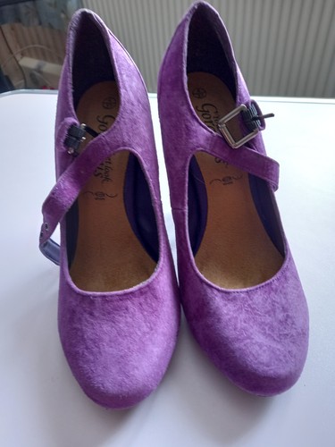 Shoe bundle size heels - shoe,