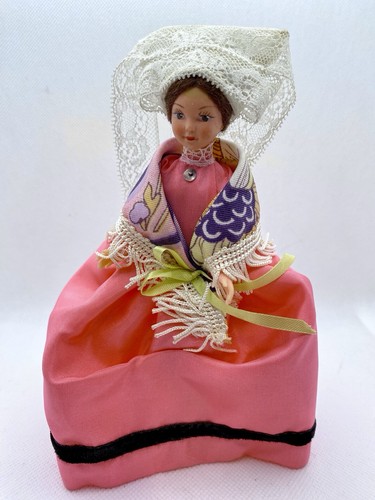 Vintage souvenir doll - souvenir,