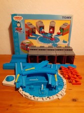 Tomy Trackmaster Engine Sheds and Turntable - Thomas & Friends (2004)