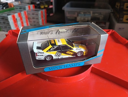 Boxed model minichamps - 1/43,