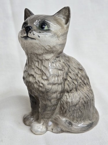 Vintage royal doulton - vintage, sitting