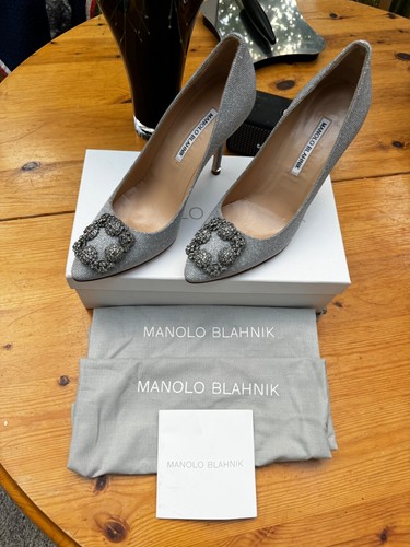 Bnib manolo blahnik hangisi - manolo,