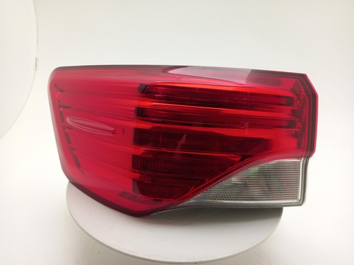 Toyota avensis tail light rear - toyota,