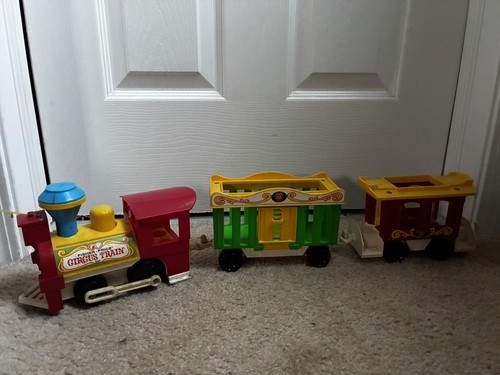 Vintage pulling train cars - 3,
