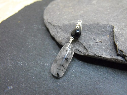 Raw tourmalinated quartz black - raw,