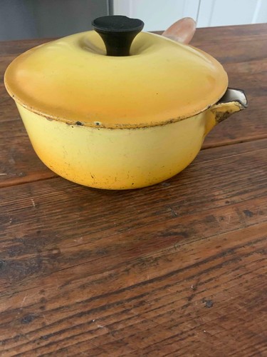 Creuset yellow cast iron - cast,