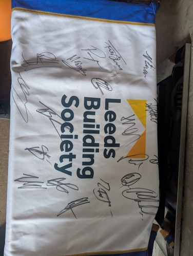 Leeds rhinos 2024 - leeds, signed