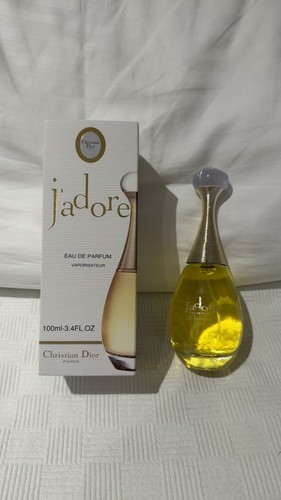 Christian dior adore eau - j'adore,