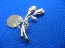 Lovely Clear Rhinestone & Faux Pearl Rose Gold Tone Calla Lily Brooch. New.