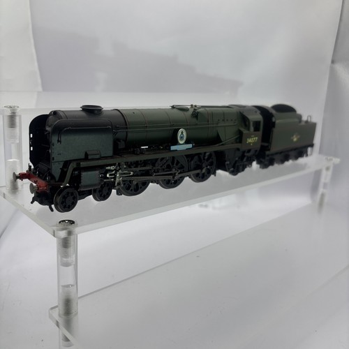 Hornby r3468 battle of - br,