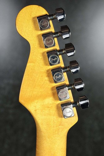 Fender standard stratocaster - fender,