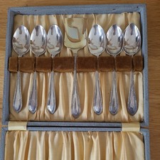 Vintage EPNS 6 x teaspoon Set reed & ribbon design c/w sugar shovel  Boxed