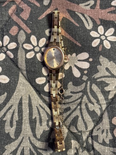 Vintage gold tone - tone, accurist