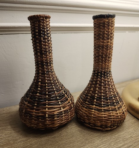 Vtg woven wicker bud vase - vtg,