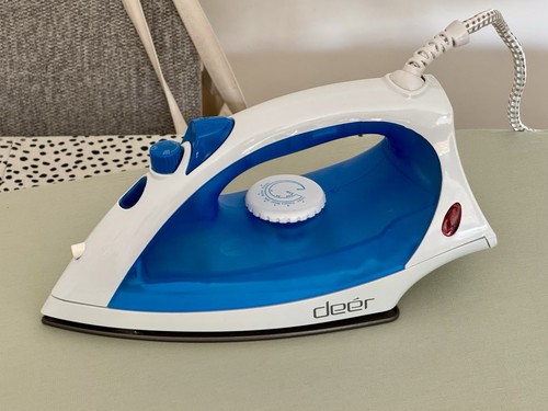 Steam iron 1400w - 1400w, ironing