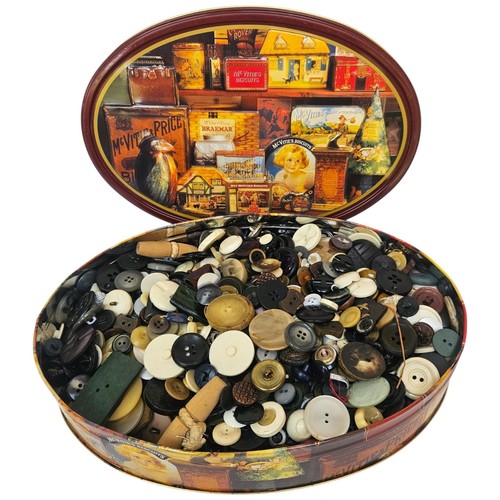 Biscuit tin full assorted - tin, of
