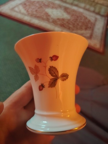 Wedgwood vase wild - wedgwood, strawberry