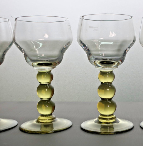Set wine glasses mid - set,