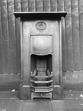 RESTORED ANTIQUE BEDROOM CAST IRON FIREPLACE FIRE INSERT EARLY 1900s EDWARDIAN