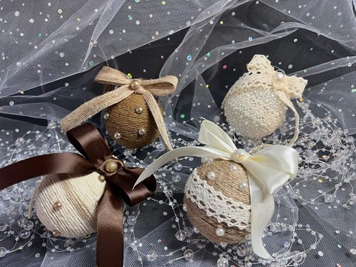 Set hand decorated - of,